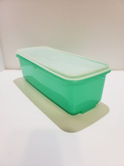 Tupperware Vintage Green Bread Box Keeper