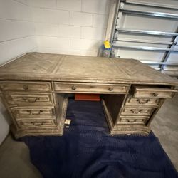HOOKER FURNITURE - CASTELLA EXECUTIVE DESK