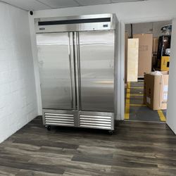 New Commercial Two Door Freezer