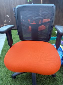 Office Chairs (6 Available)