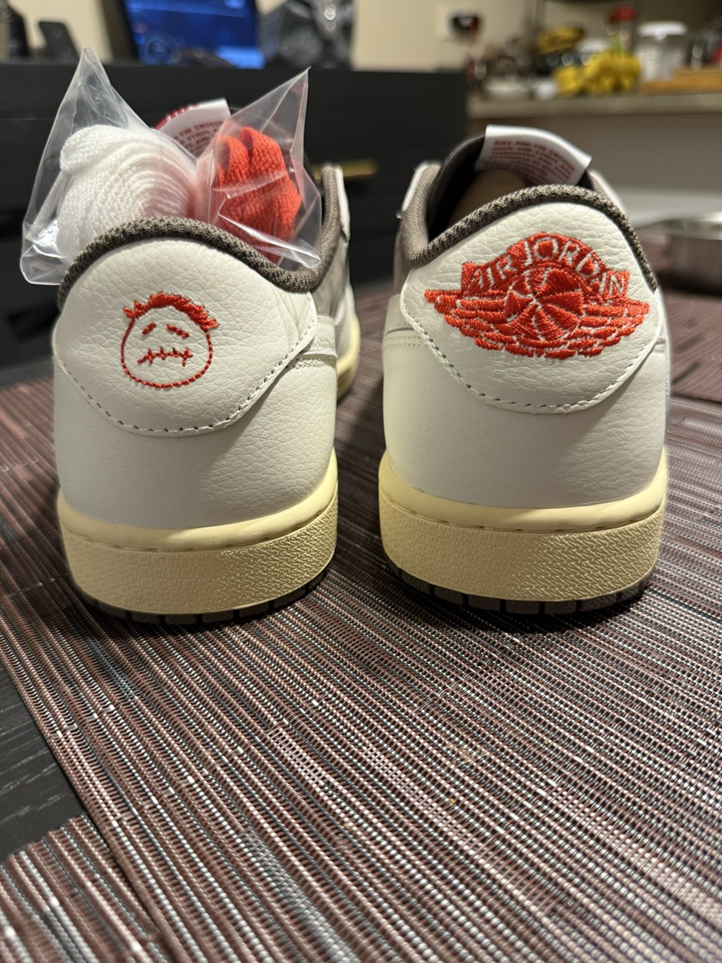 Travis Scott Reverse Mochas Men’s Size 9 Brand NEW