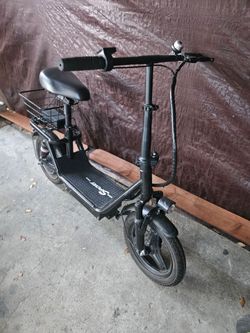 Sit down scooter