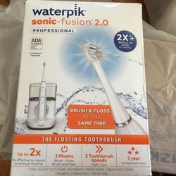 Waterpik Sonic-Fusion 2.0 Professional Flossing Toothbrush, model SF-04. White. New