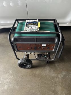 Homesite 6500 gas powered portable generator with electric start (like new)