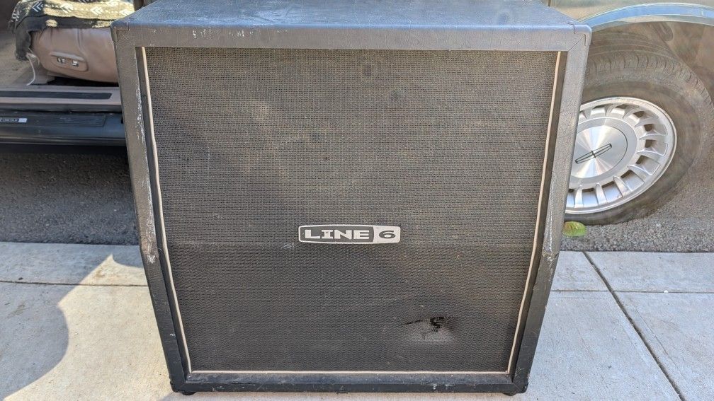 Line 6 Guitar Speaker Cabinet 4x12" Speakers Stereo & Mono