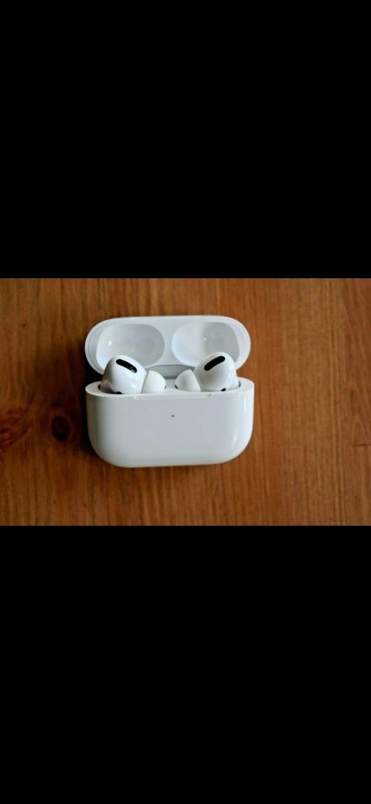 AirPod Pro Gen 1’s MagSafe Charging Case With Charging Cable Plus Eartips