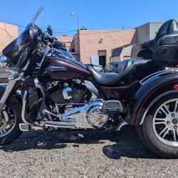 2014 Harley Davidson FLHTCUTG TRI GLIDE ULTRA