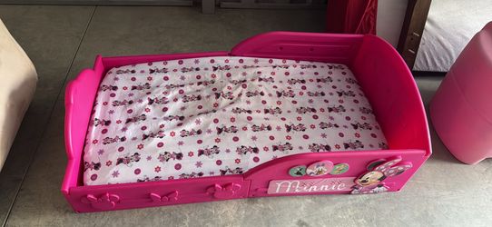 Minnie Toddler Bed