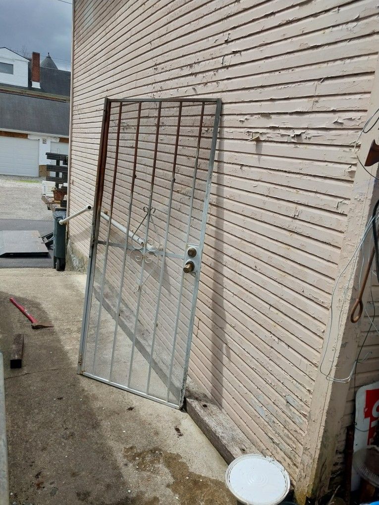 Security door Hinge bar 25 Dollars.