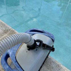 Dorado Suction Pool Cleaner W/hose
