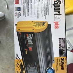 Marine Battery Charger: Maintainer