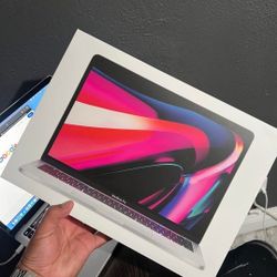 MacBook Pro 13" M2 256Gb SSD 8Gb Ram Open Box Open To Trades