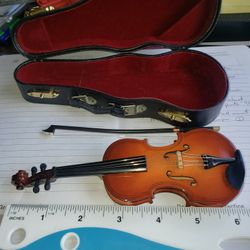 Small Model Violin In Case