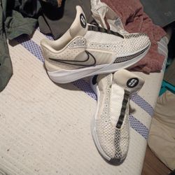 
Nike Sabrina 1 Magnetic Womans Size 10