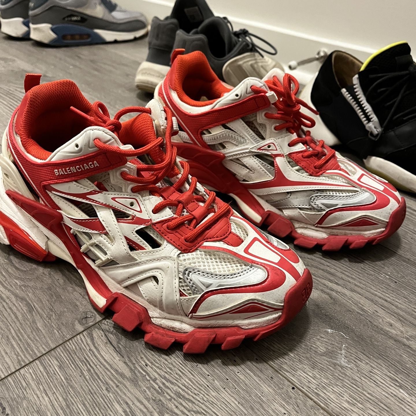 Balenciaga Shoes runners Red And White Size 9 Price Dropped  display picture 1