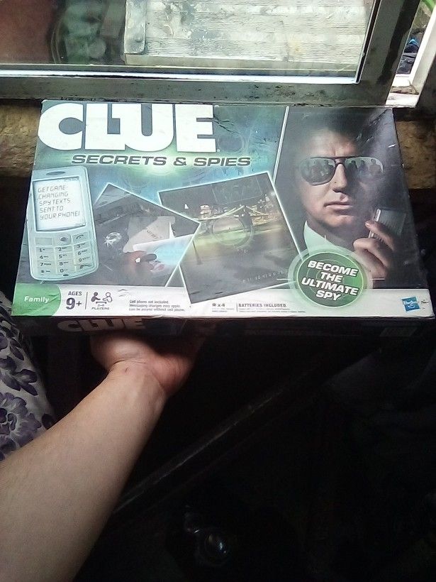 Clue (Secrets & Spies) Edition!!!! The Board Game