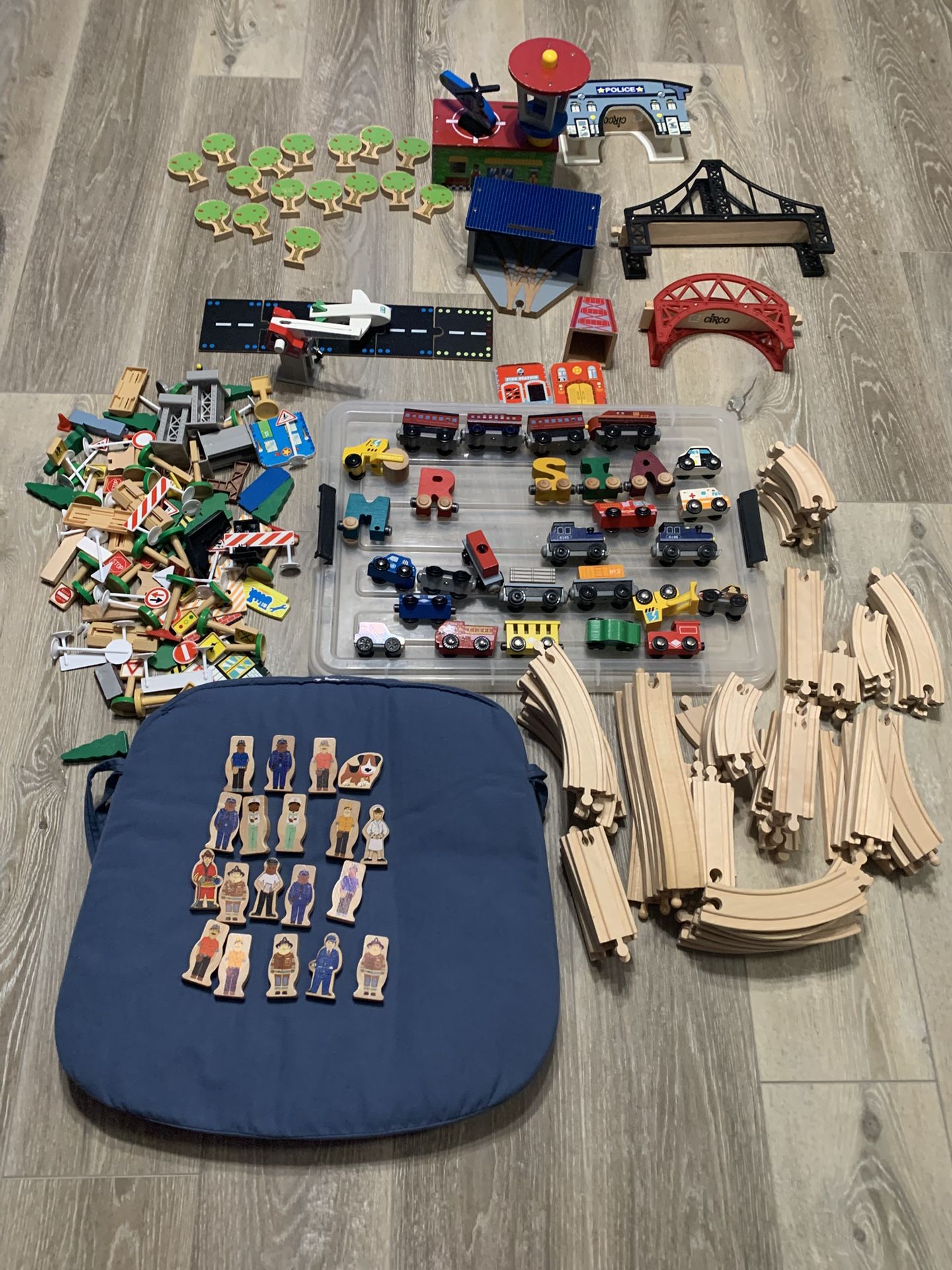 CIRCO WOODEN TRAIN TRACK—complete With Wooden People And Playmat