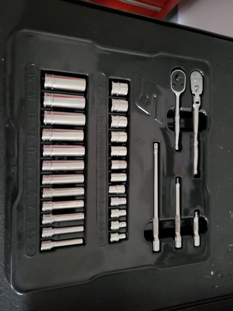 Snap On 1/4 Drive Ratchet And Socket Set New