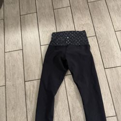 Women’s Lululemon Workout Pants 
