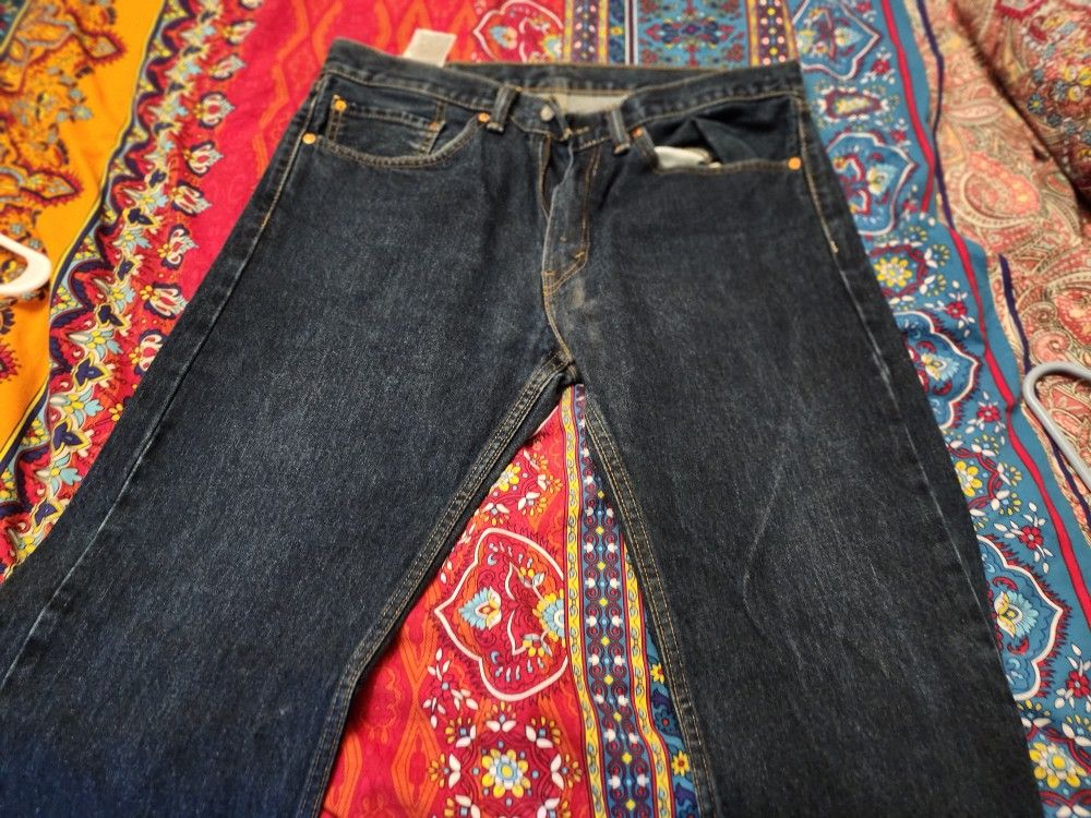 Levis