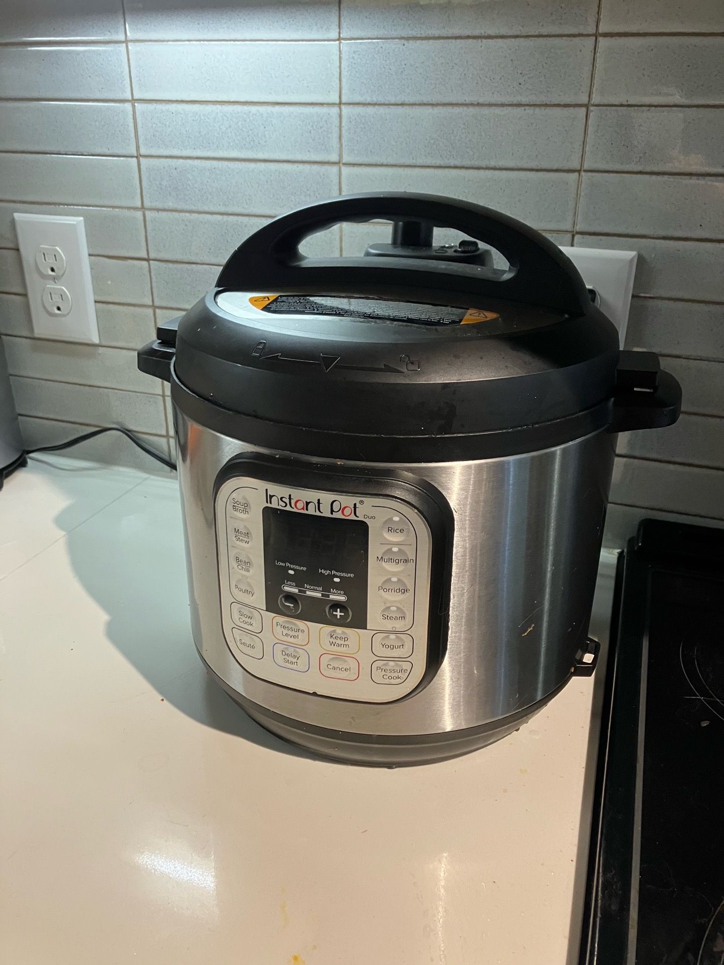 Instant Pot Duo 7-in-1 Electric Pressure Cooker, Slow Cooker, Rice, Steamer, Sauté, Yogurt Maker, Warmer & Sterilizer, Includes App With Over 800 Reci
