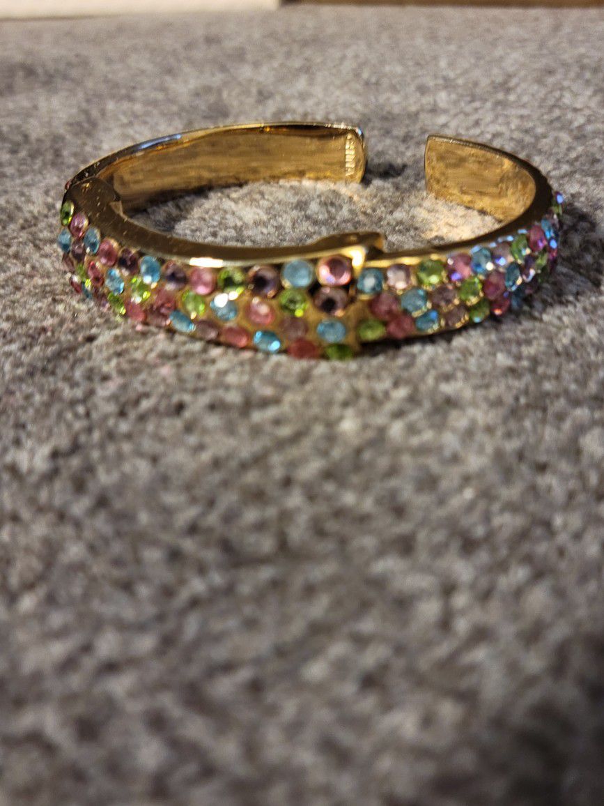 Gemstone Goldtone Bracelet 6.75 Bangle