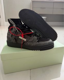 Authentic Off-White Off-Court 3.0 "Melange Grey" Sneakers Size 41 – Like New w/ Box & Dust Bag