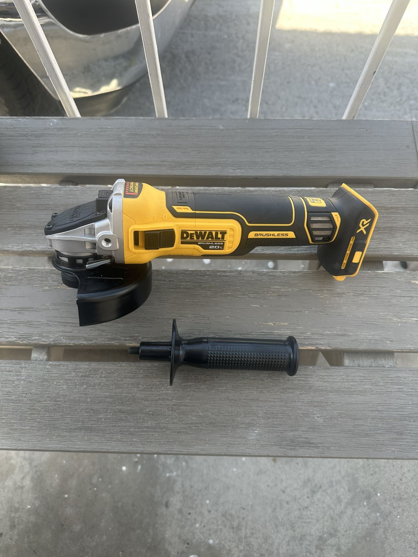 New 20v Dewalt Xr Brushless Grinder Only