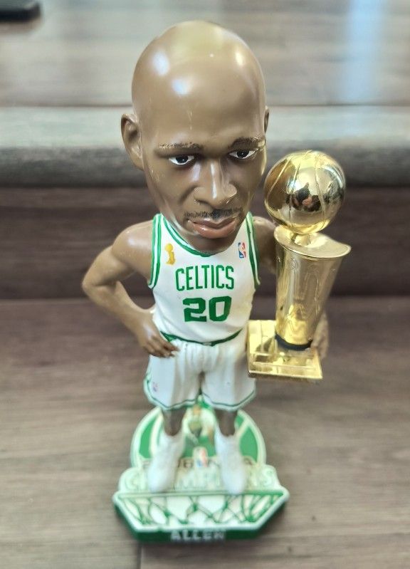 Ray Allen Boston Celtics (2008) Champions NBA Forever Collectibles Legends Of "The Court" Lmt. Ed. Bobblehead!!!