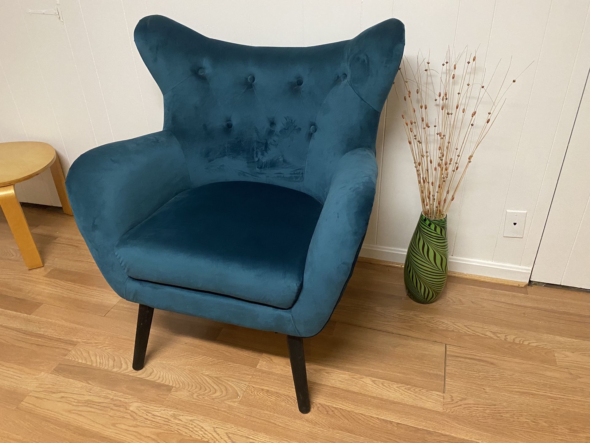 Danney Upholstered Wingback Chair (Teal)