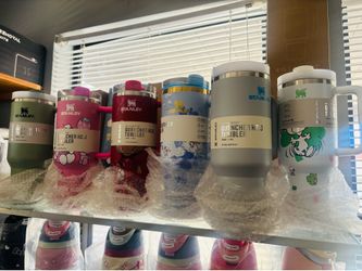 Snoopy,Hello kitty,Blue Floral ,Plain Stanley