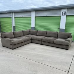 *FREE DELIVERY* HUGE Deep Seated Sectional Couch by Cindy Crawford 🔥