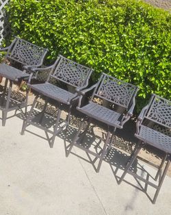 4 heavy-duty aluminum swivel stools/Outdoor Furniture/outside Barstools/Cash Only