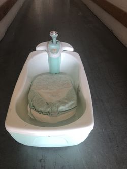 Baby bath tub