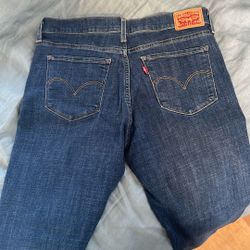 LEVIS WOMENS SIZE 30