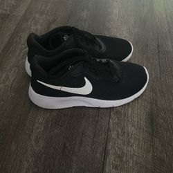 Black Nikes Kids