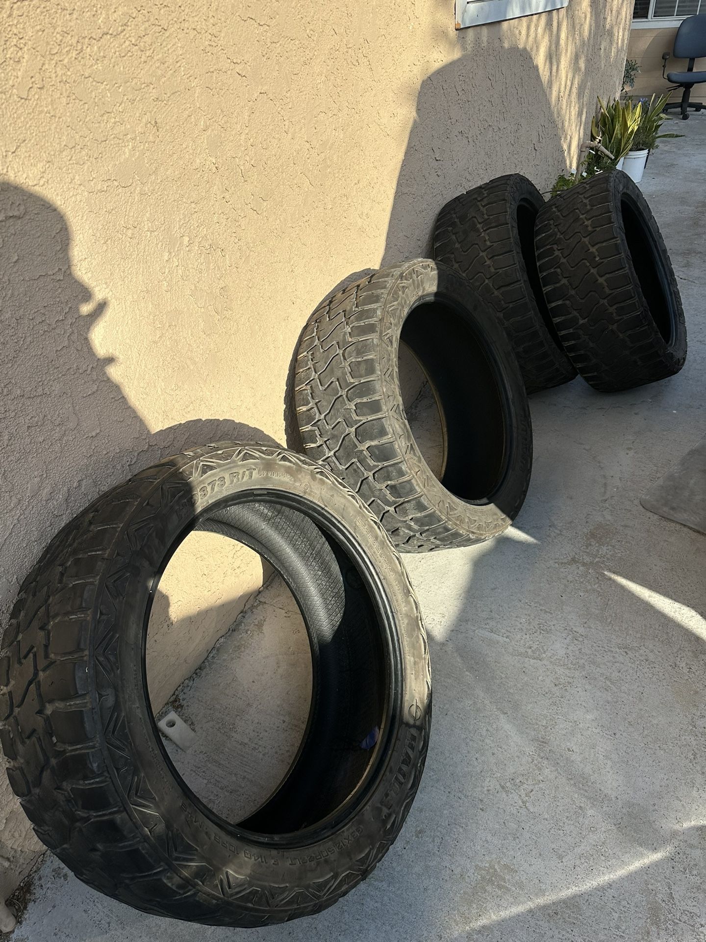 33x12.5R22 R/T