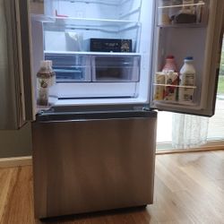 Samsung Refrigerator Like New 