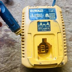 DeWalt 12V Car Charger 
