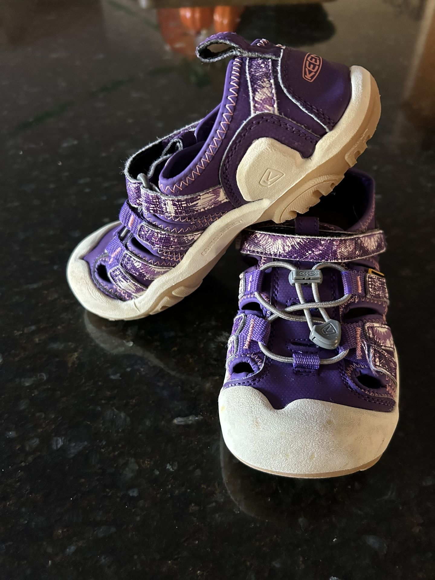 Keen Water Shoes /sandals Big Girls Size 2