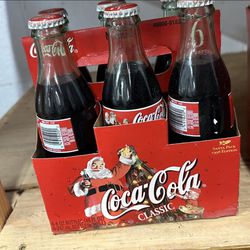 1998 Santa Christmas Edition Coca Cola 8oz 6pack Bottles And Carry Tote