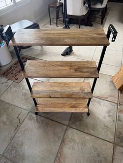 Shelf, metal and wood for tire Shelf, metal and wood for tire