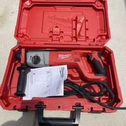Milwaukee 8 Amp Corded 1 in. SDS D-Handle Rotary Hammer