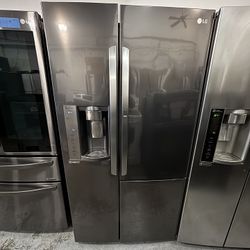 36” Used Black Stainless Steel Showcase Side By Side Refrigerator In Excellent Condition!