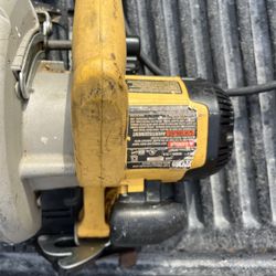Dewalt 7 1/4” Circular Saw