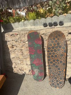 2 Sick skateboards