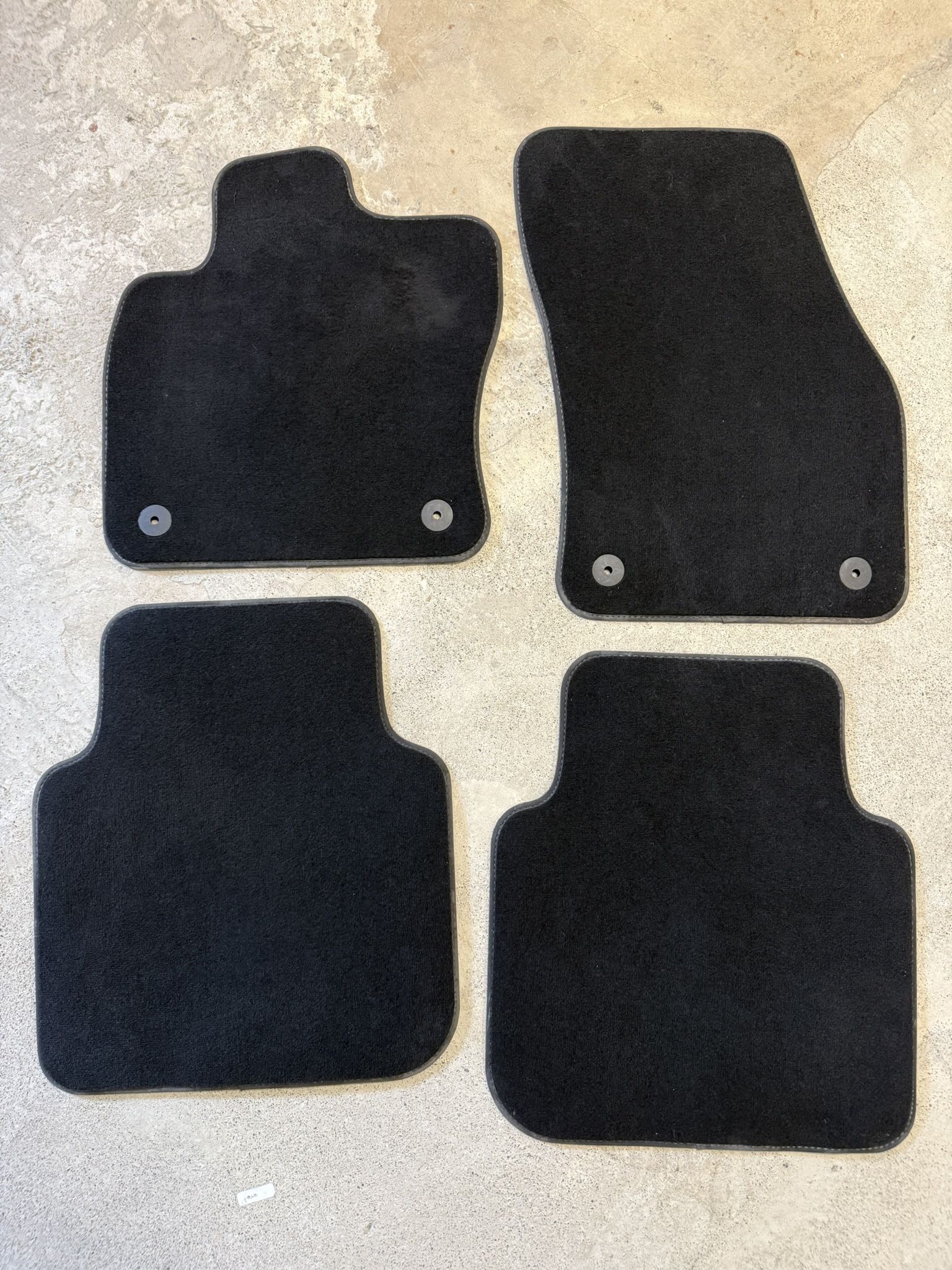 2018-2019 VOLKSWAGEN TIGUAN FRONT LEFT & RIGHT & REAR CARPET FLOOR MATS OEM