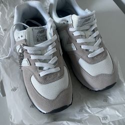 New Balance Size  8W 