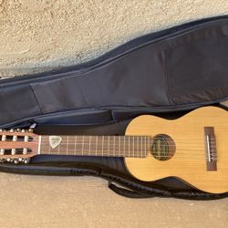 Yamaha Guitalele with Bag