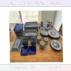 project audience Old Style Dish Sets Classic Finds with Timeless Beauty
